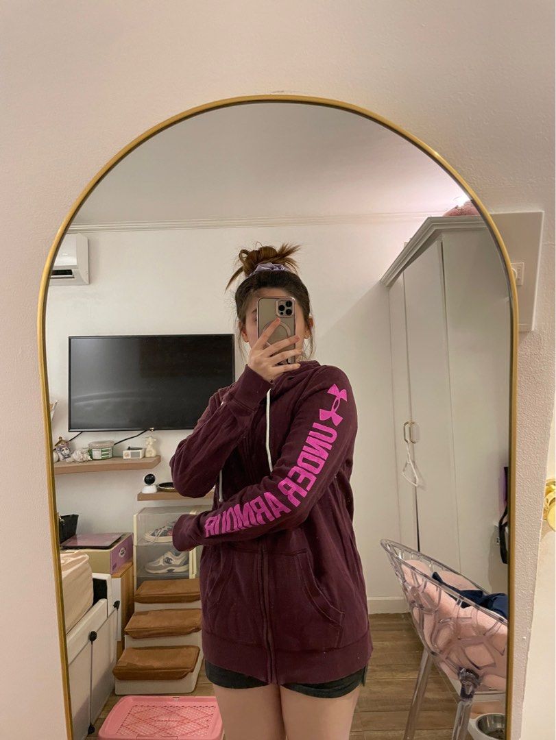 Under Armour Maroon Jacket (Category: Coats, Jackets and Outerwear) located in Quezon City. Submitted by declutterxcloset (Listing ID 1300943645, Image 3). Description: Like new, what you see is what you get ☺️.