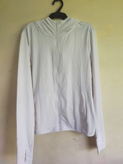 Uniqlo airism white jacket