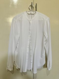(M) Uniqlo rayon pintuck pull over top white longsleeves blouse