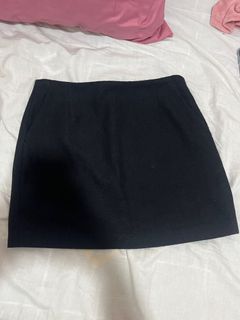 Uniqlo wool blend mini skirt in black