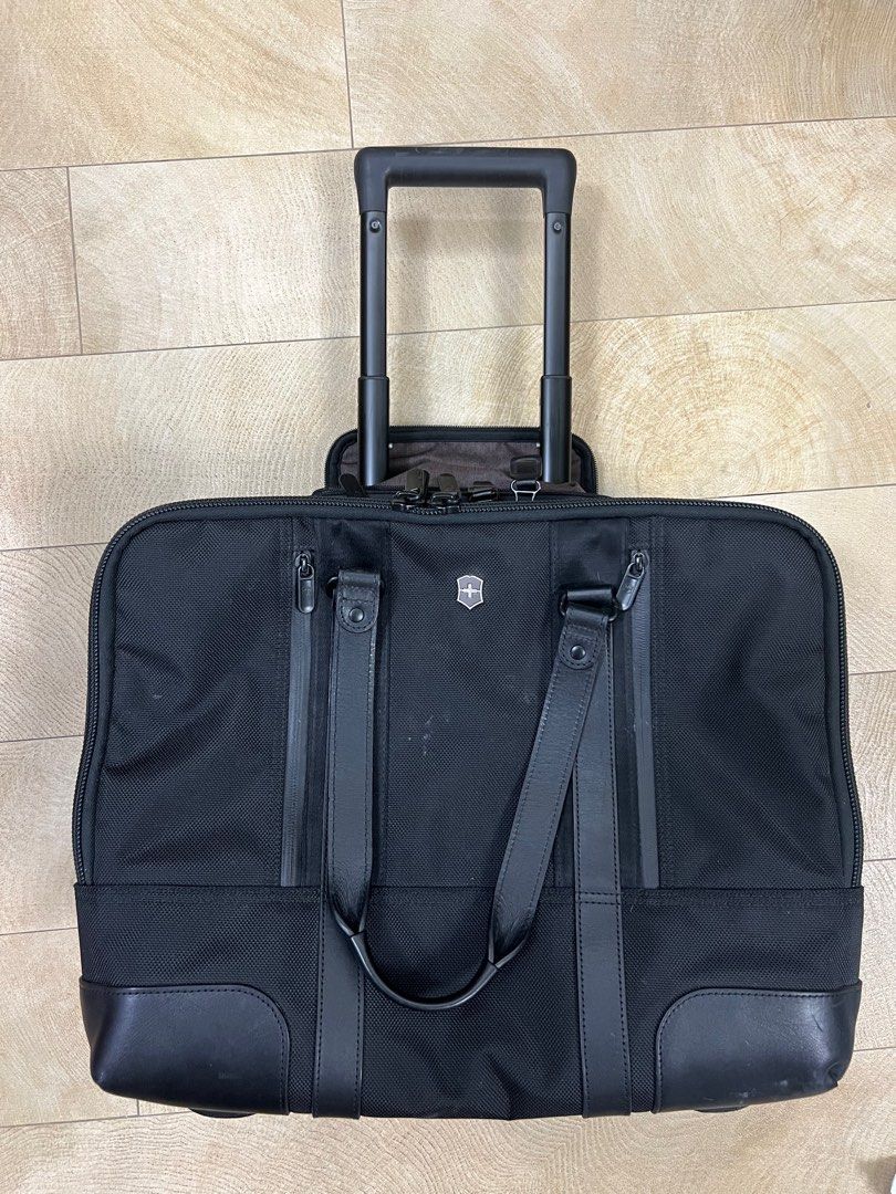 Victorinox wheeled briefcase best sale