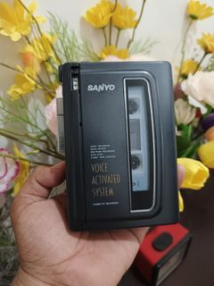 Vintage Sanyo M1118 Standard Compact Cassette Voice Recorder Handheld Dictaphone BLACK