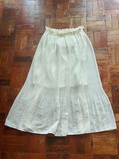 White Maxi skirt elegant