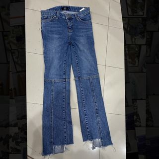 Y2k acubi straight leg denim jeans tapered fit mid to low rise retro trendy details