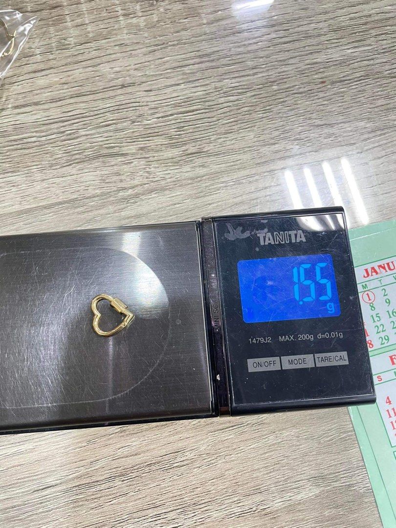 18K Saudi Gold carabiner (Category: Necklaces) located in Manila. Submitted by bhelgoldseller2ndaccount (Listing ID 1302648670, Image 2). Description: New!!✨New!!✨New!! Authentic 18k Saudi Golds pendant 💫💫💫 💯pawnable/naisasanla 💯with high appraisal rate 💯good investment 💯Direct supplier price 😘 👉OPEN for resellers 👌👌 🌺please take time to evaluate their actual sizes and grams 👉👉Best panggift for all occasions ✅ Sold per grams not per