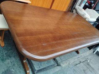 6-8 seater dining table 
Solidwood
