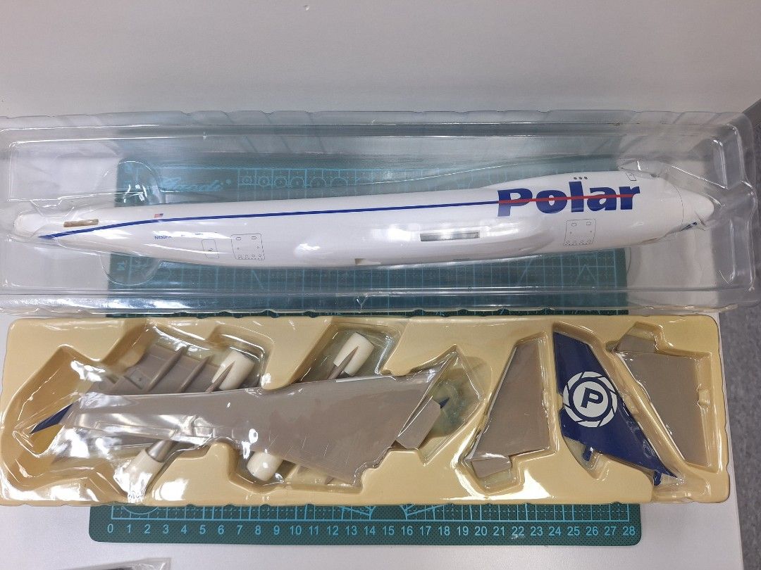 特價清屋系列] 全新Polar Air Cargo Boeing 747-400F 1 ：200