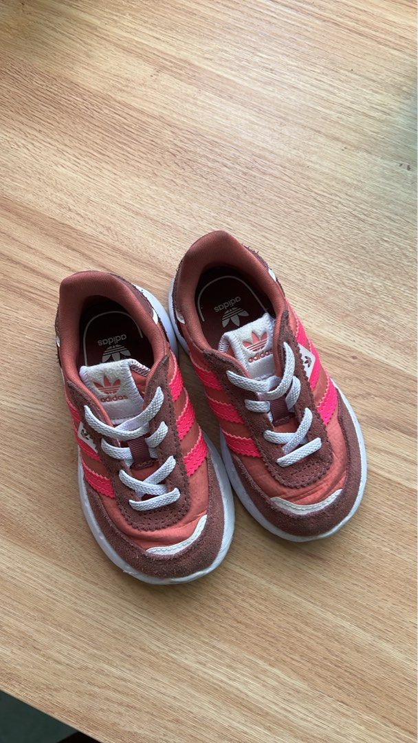 Adidas rubbes shoes (Category: Babies & Kids Fashion) located in Cavite. Submitted by tuffluv (Listing ID 1302566540, Image 1). Description: .