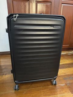 American Tourister Front