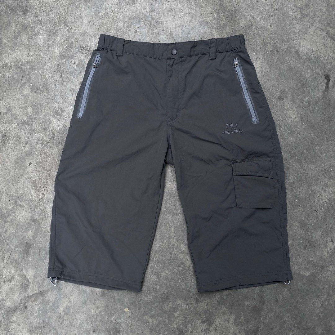 Arcteryx Utility Cargo Shorts (Category: Shorts) located in Valenzuela. Submitted by 8899locker (Listing ID 1292085410, Image 1). Description: ID: Arcteryx Utility Cargo Shorts Price: P600 Size: Medium Dimensions: 30” Waist x 25” Length All sales are final..