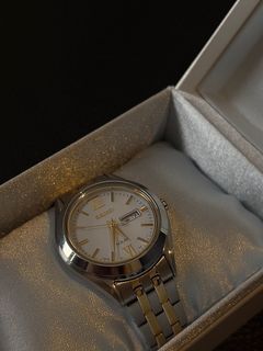 Authentic Seiko Solar Watch (Women's: V138-0AD0)