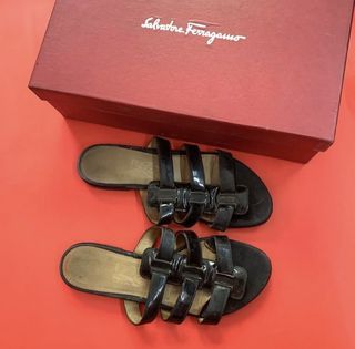 Black Flat Sandals Ferragamo
