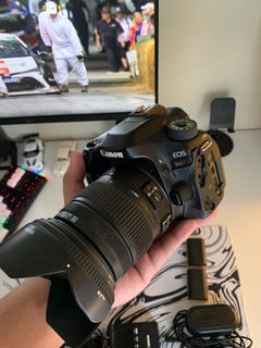 Canon 80D with Sigma 17-50mm F2.8