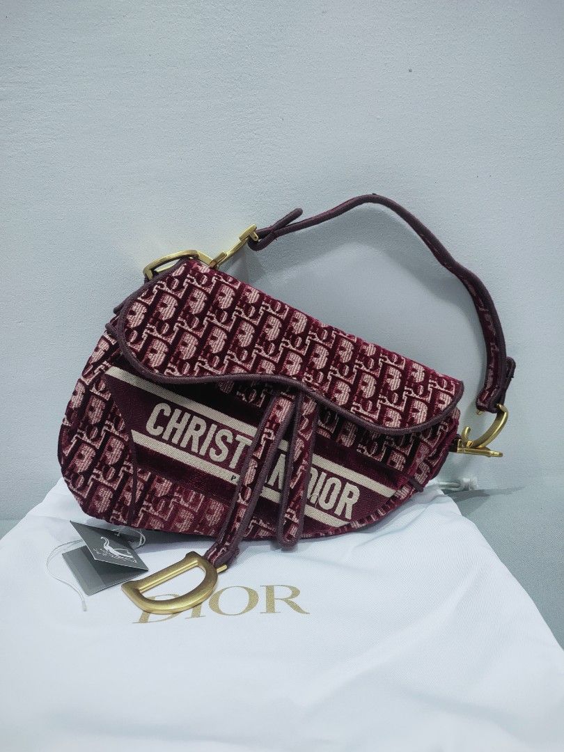 CD velvet Saddle preloved (Category: Luxury Bags & Wallets) located in Cebu City. Submitted by esrpreloved (Listing ID 1302563448, Image 1). Description: JAPAN PRELOVED Chrisitian Dior Saddle Velvet fully embroidered canvas coded.