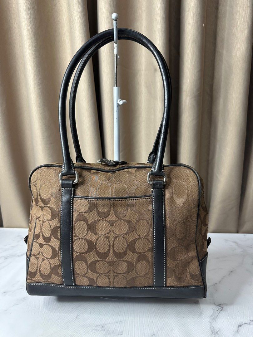Coach signature canvas zip shoulder Bag handbag Women s Fashion Bags Wallets Shoulder Bags on Carousell