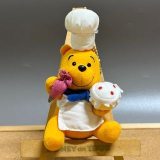 Disney Sega Winnie the Pooh Pastry Chef (w/flaw on piping bag) - Php 350