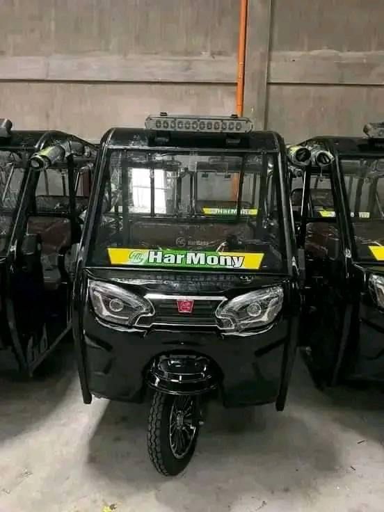E Cargo paseenger electric bikes (Category: Bicycles) located in Quezon City. Submitted by brandmanila (Listing ID 1302561918, Image 3). Description: E CARGO passenger HM001 PROMO PRICE: 83,000 BEFORE: 88,000 1000w motor (pms) 72v/25ah battery 500kg load weight capacity 35-40kph max speed 50 kms distance full charge Alloy alluminum mags tubeless tire W/ multi-media speaker Keyless design with anti theft alarm .