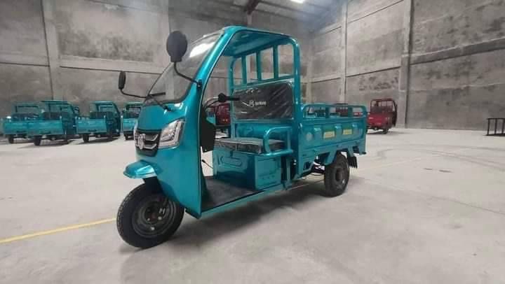 Ebike e truck cargo (Category: Bicycles) located in Quezon City. Submitted by brandmanila (Listing ID 1302561068, Image 2). Description: E-C ARGO TRUCK H001 PROMO: 75,000 SRP: 78,000 SPECS: ➡️ 72v 25ah Battery ➡️ Mileage approx. 55-60km ➡️ Max Speed 35- 40km/hour ➡️ Carrying Capacity up to 500kg ➡️ 1000 Motor ➡️ 7-8 Hours Charging time INCLUSION: ➡️ MINI FAN ➡️ Wiper .