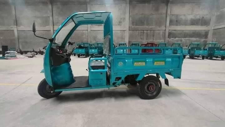 Ebike e truck cargo (Category: Bicycles) located in Quezon City. Submitted by brandmanila (Listing ID 1302561068, Image 3). Description: E-C ARGO TRUCK H001 PROMO: 75,000 SRP: 78,000 SPECS: ➡️ 72v 25ah Battery ➡️ Mileage approx. 55-60km ➡️ Max Speed 35- 40km/hour ➡️ Carrying Capacity up to 500kg ➡️ 1000 Motor ➡️ 7-8 Hours Charging time INCLUSION: ➡️ MINI FAN ➡️ Wiper .