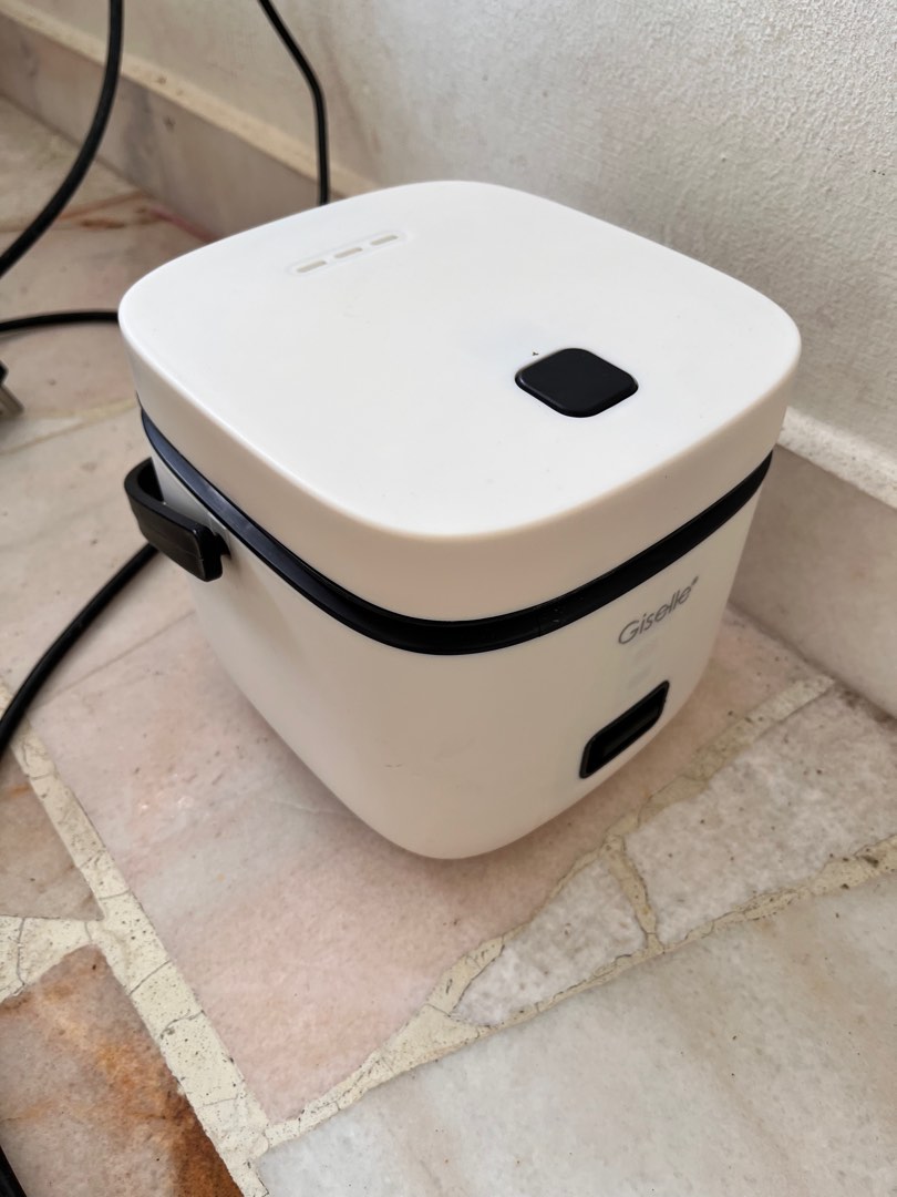 Giselle mini rice cooker 1.2L, TV & Home Appliances, Kitchen Appliances