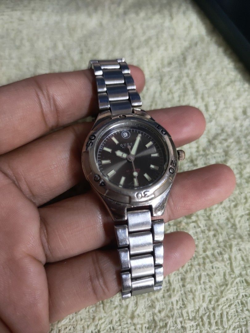 Guess WaterPro 50 165 feet Women s Fashion Watches Accessories Watches on Carousell