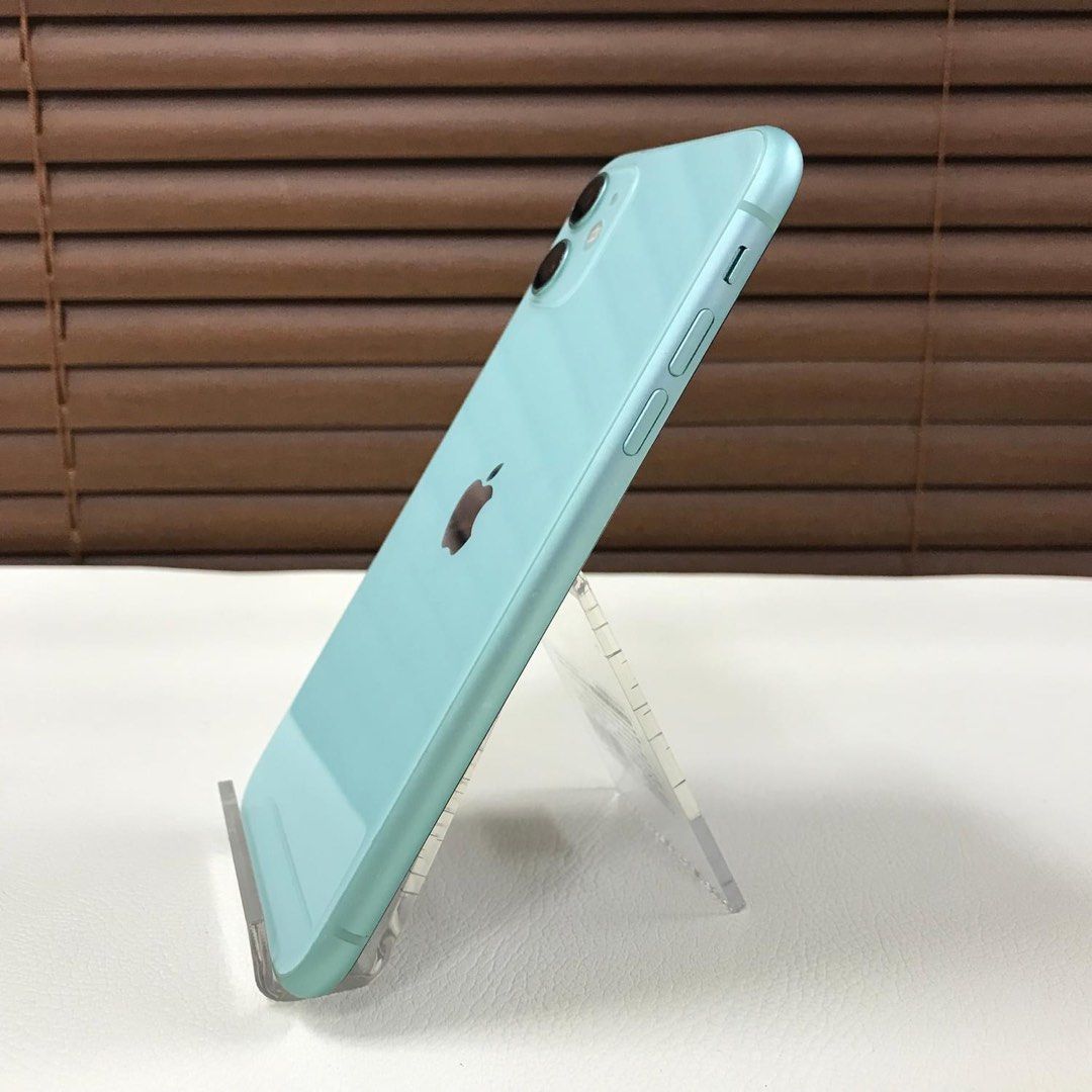 iPhone 11 128gb (Category: iPhone 11 Series) located in Manila. Submitted by TekiCashGadgetsph (Listing ID 1302629526, Image 2). Description: (FU) Open-line, any sim working (worldwide) - Guaranteed original iPhone not fake/copy accessories with box Secondhand Good as new not abused! Presentable •Original Lcd • no issue hidden issues • no apple id / iCloud id • Good batthealth • Good cam front/back • Good Performance • Good face id • Good use / p