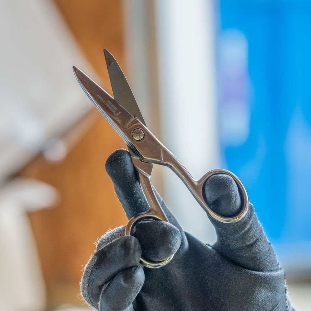Klein Tools Electricians Scissors 2100-5 (Category: Construction Tools & Equipment) located in Manila. Submitted by homecareph (Listing ID 1301549499, Image 3). Description: 02-07-2026 ✅For Sale !!! ✅Retail / Wholesale ✅KLEIN TOOLS ELECTRICIANS SCISSORS ✅MODEL: 2100-5 • Steel Material / Nickel Plated • Blade Length: 4.8cm • Cutting Length: 4.8cm • Overall Length: 5.25" (13.3cm) • Weight: 91g ✅100% Original ✅Made in USA ✅Quality Guaranteed ✅Pick u