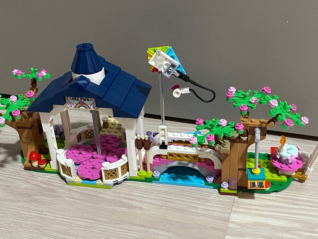 Lego friends park 2021 online