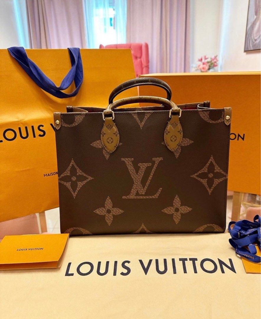 Authentic LV On The GO MM ( Louis Vuitton OTG) (Category: Luxury Bags & Wallets) located in Makati City. Submitted by sparks.joy (Listing ID 1302582419, Image 1). Description: 💯 Guaranteed Authentic Complete with box, dustbag, care booklet Lightly used with minimal flaws inside (minimal dirt inside, nobody's gonna see it since sa loob lang and not super halata) ❤️with free bag organizer to cover flaws inside.