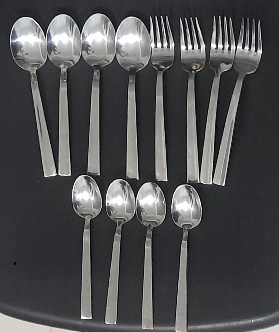 Oneida Utensils (Category: Dinnerware & Cutlery) located in Marikina City. Submitted by collects.jae_ (Listing ID 1302647440, Image 1). Description: Oneida 18/10 Utensils for sale! Secondhand (used thrice), but guaranteed in excellent condition like new ‼ Bought in Rustans Includes: 4 spoons, 4 forks, 4 tablespoons These utensils are made from premium quality 18/10 stainless steel. This flatware provides the highest level of rust resistance avail