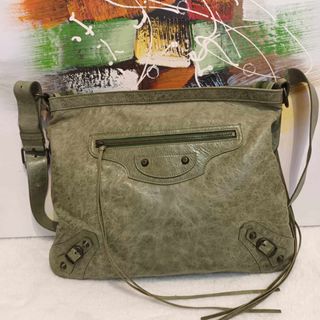 (Category: ) located in . Submitted by glenjonluxuryfinds2 (Listing ID 1302685386, Image 1). Description: .