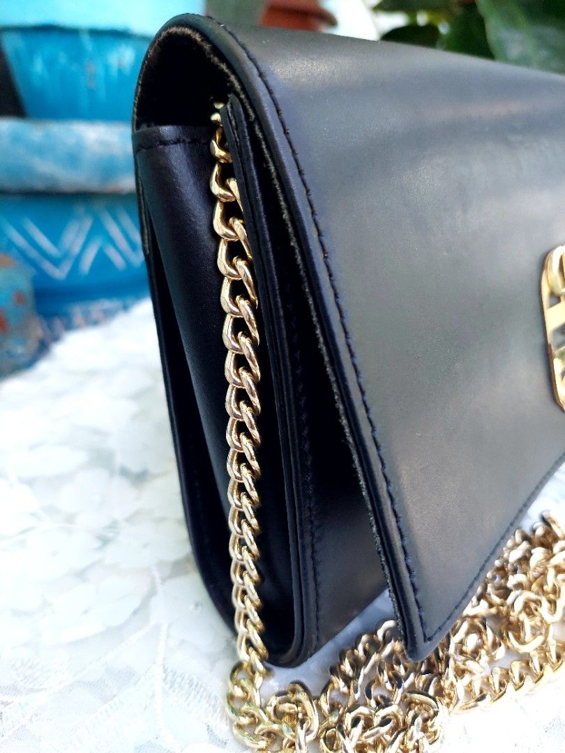 Piumelli Milano italy (Category: Luxury Bags & Wallets) located in Santa Maria. Submitted by mikavillaflor4 (Listing ID 1302675834, Image 2). Description: ukay source italian brand in good and excellent used condition no major issue details postes.
