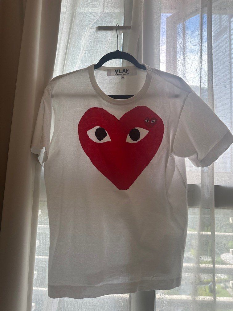 Play COMME des GARCONS white smile T shirt Men s Fashion Tops Sets Tshirts Polo Shirts on Carousell