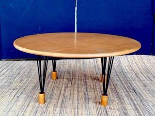 Round center table