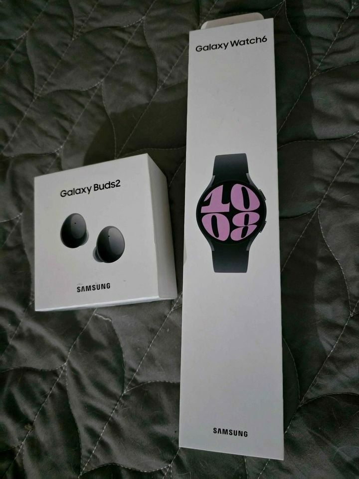 Samsung Galaxy Watch 6 (Category: Wearables & Smart Watches) located in Caloocan City. Submitted by jeric86 (Listing ID 1302640260, Image 1). Description: Samsung Galaxy Watch 6: Latest model with enhanced health tracking Sleek design with customizable watch faces Original Price: ₱16,990 .