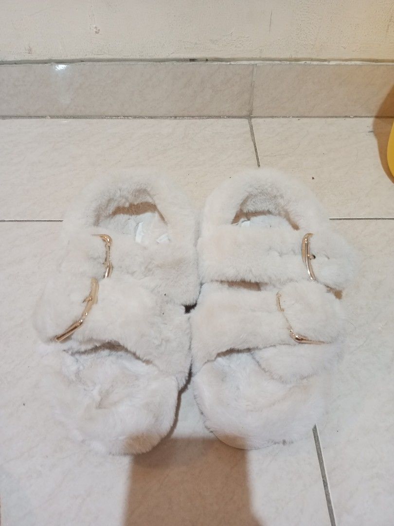 Sandal bulu h&m new arrivals
