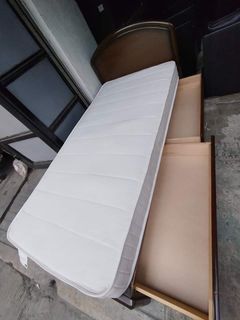 Single bed set with pullout drawer