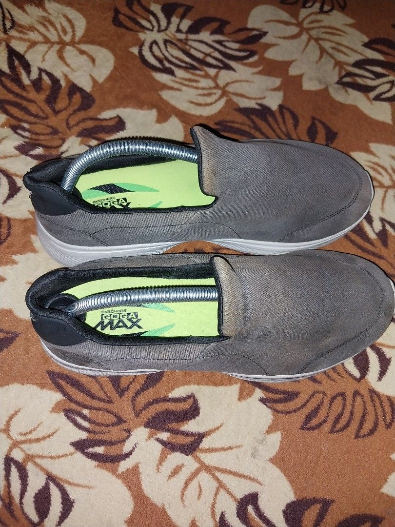 Skechers Performance Men s Slip On Go Walk 4 Gen 5 Goga Max Goga Pillars Black Gray Fesyen Pria Sepatu Sneakers di Carousell