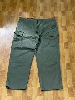 UNIQLO Olive Cargo Pants XL
