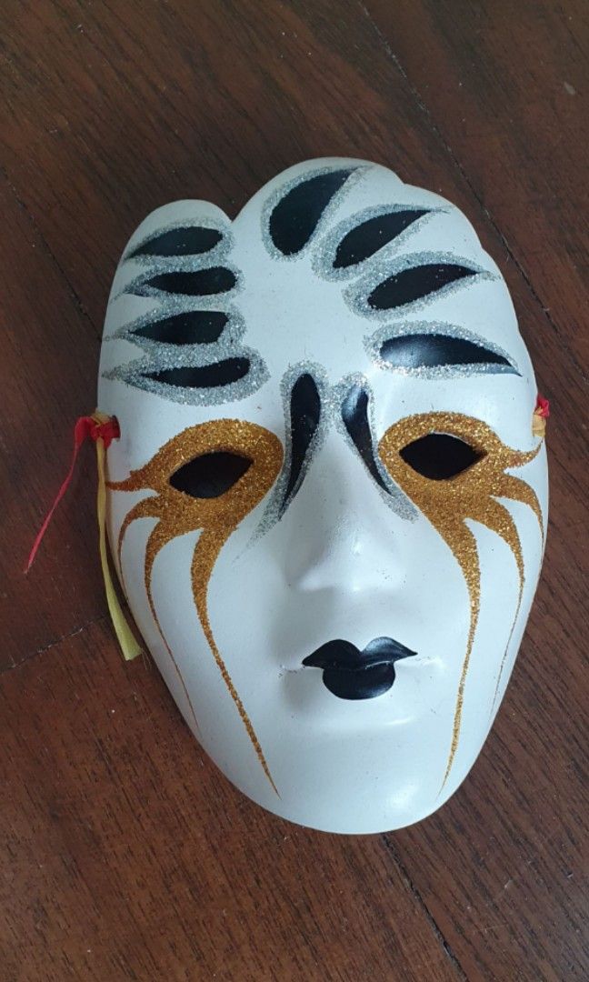 Venetian Masks (Category: Vintage Collectibles) located in Singapore. Submitted by amandarhling (Listing ID 1302619160, Image 2). Description: Authentic decorative venetian masks. all for $20..