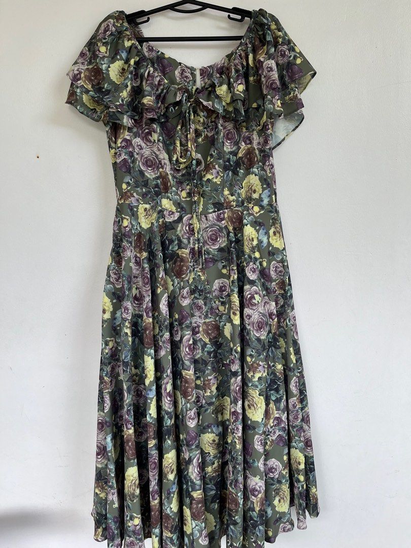 Verse Couture (Category: Dresses) located in Rizal. Submitted by chicclicks (Listing ID 1302577958, Image 2). Description: Twice used Medium on tag.