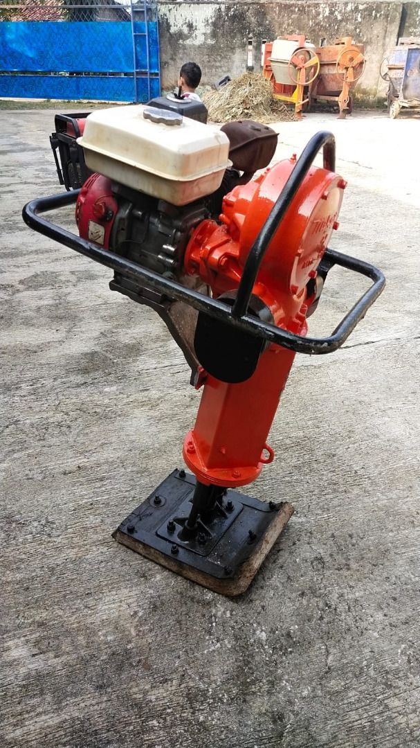 Ufada yalangoch qizlar suratlari