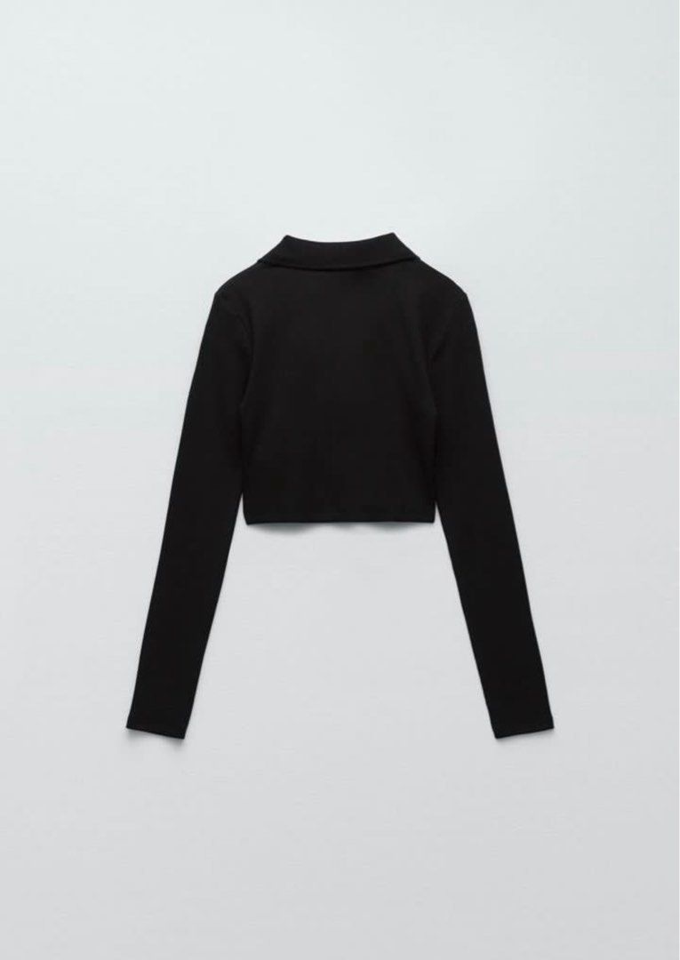 Zara Black Crop Top Longsleeves (Category: Longsleeves) located in Quezon City. Submitted by wantstodeclutter (Listing ID 1302564240, Image 2). Description: Like New Crop Top Medium.