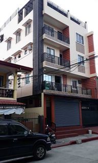 13 ROOMS RUSH!!!BUILDING FOR SALE IN  MAKATI