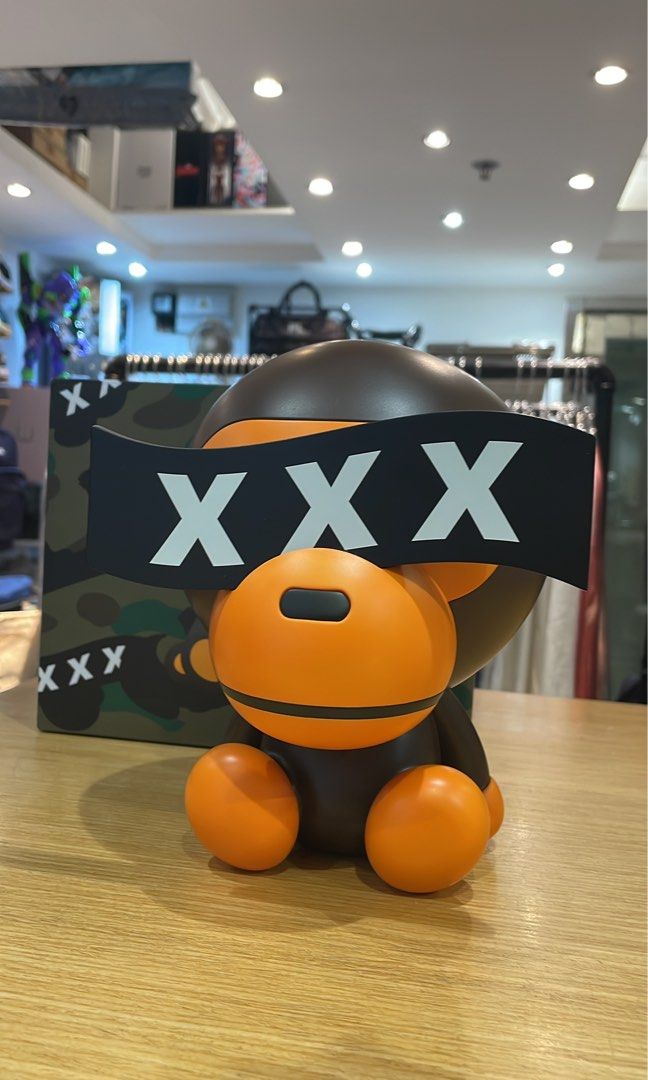 その他 A BATHING APE - BAPE XGOD SELECTION XXX BABY MILO FIGURE BAPE X GOD SELECTION XXX 】BABY MILO FIGURE | bape.com