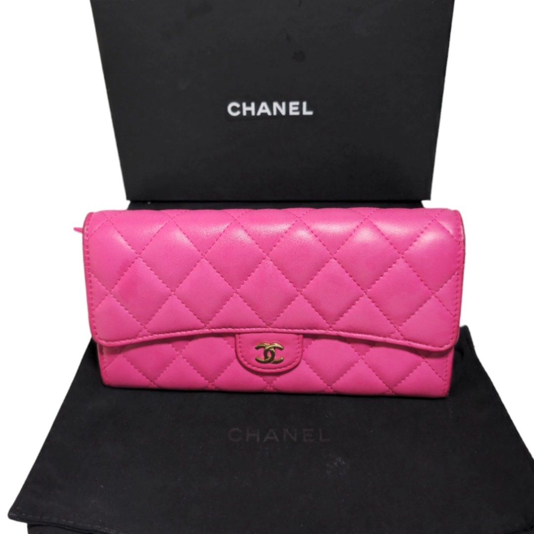 Authentic CHANEL Flap Compact Wallet (Category: Luxury Bags & Wallets) located in Quezon City. Submitted by manerarestorationservices (Listing ID 1302826178, Image 1). Description: Guaranteed authentic *Brand: CHANEL FLAP Compact wallet —MISSING HOLO— *Materials: lambskin Leather *Color: pink /gold HARDWARE *Size: long *Condition: 9/10 -Used * Inclusions: box and dust-bag Open for LAYAWAY 20% down payment 80% payable in 60 - 90 days with 0 intere