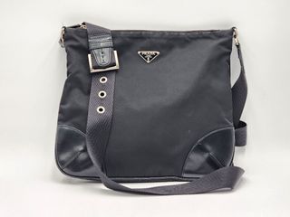 (Category: ) located in . Submitted by designercollectibles.com.au (Listing ID 1302808797, Image 1). Description: .