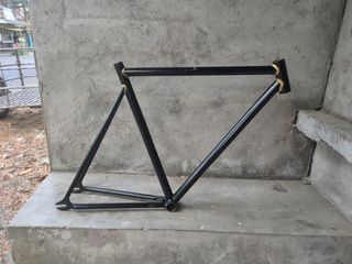 Ave maldea 1st gen frame with internal cabling on top tube