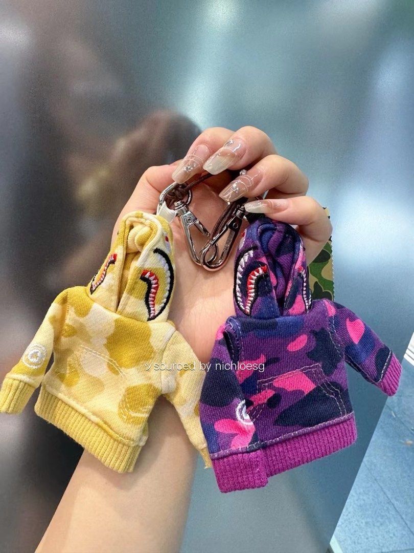 BAPE COLOR CAMO SHARK KEY CHAIN