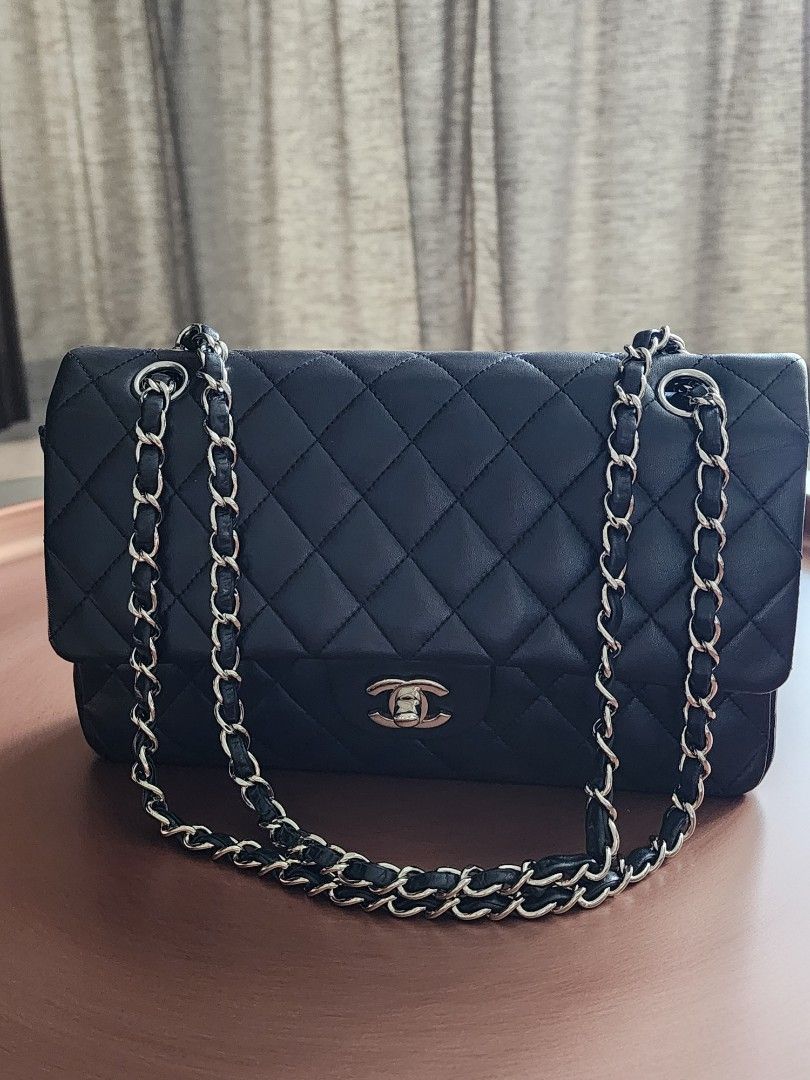 Chanel classic flip best sale